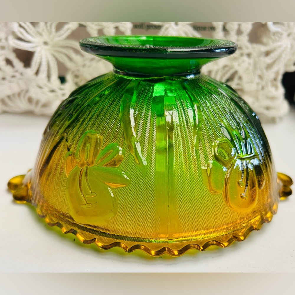 Vintage Jeannette glass bowl, Iris & Herringbone pattern in green & yellow. - Picture 4 of 6